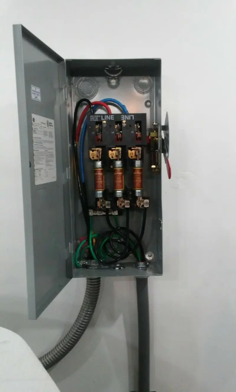 Three-phase disconnect switch installed for Electrical Wiring & Rewiring in Elkhorn